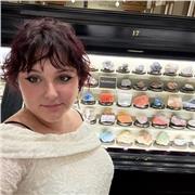 Estudiante simpática imparte clases de primaria a ESO de diversas materias (también online)